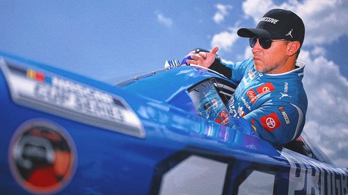 NASCAR Trending Image: 2025 NASCAR Odds: Denny Hamlin, Kyle Larson Tied As Early Favorites For Dover